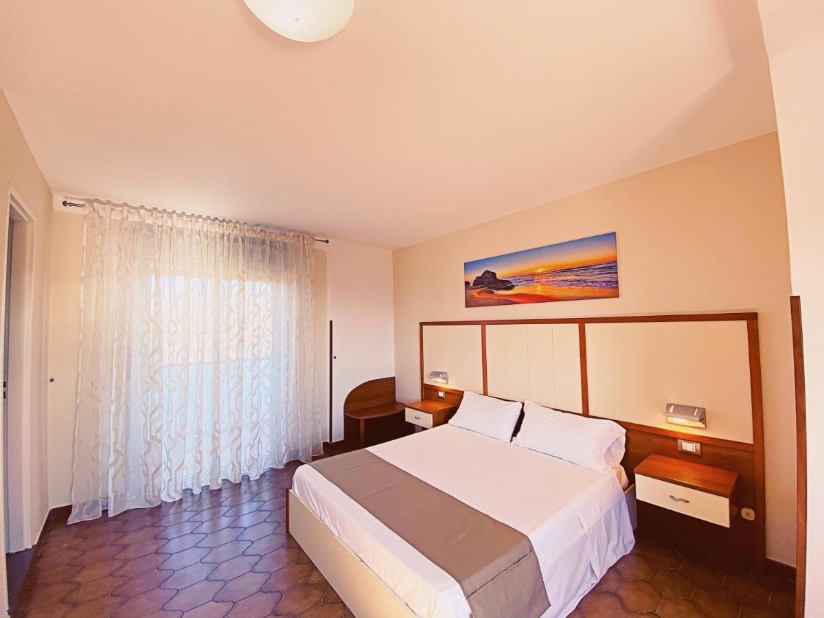 Residence Hotel Felix Рикади Екстериор снимка