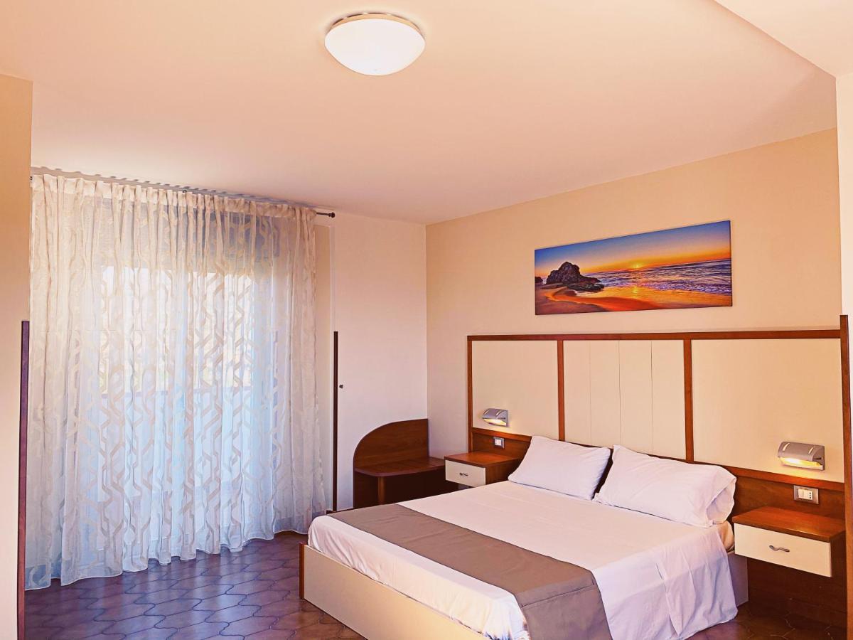 Residence Hotel Felix Рикади Екстериор снимка
