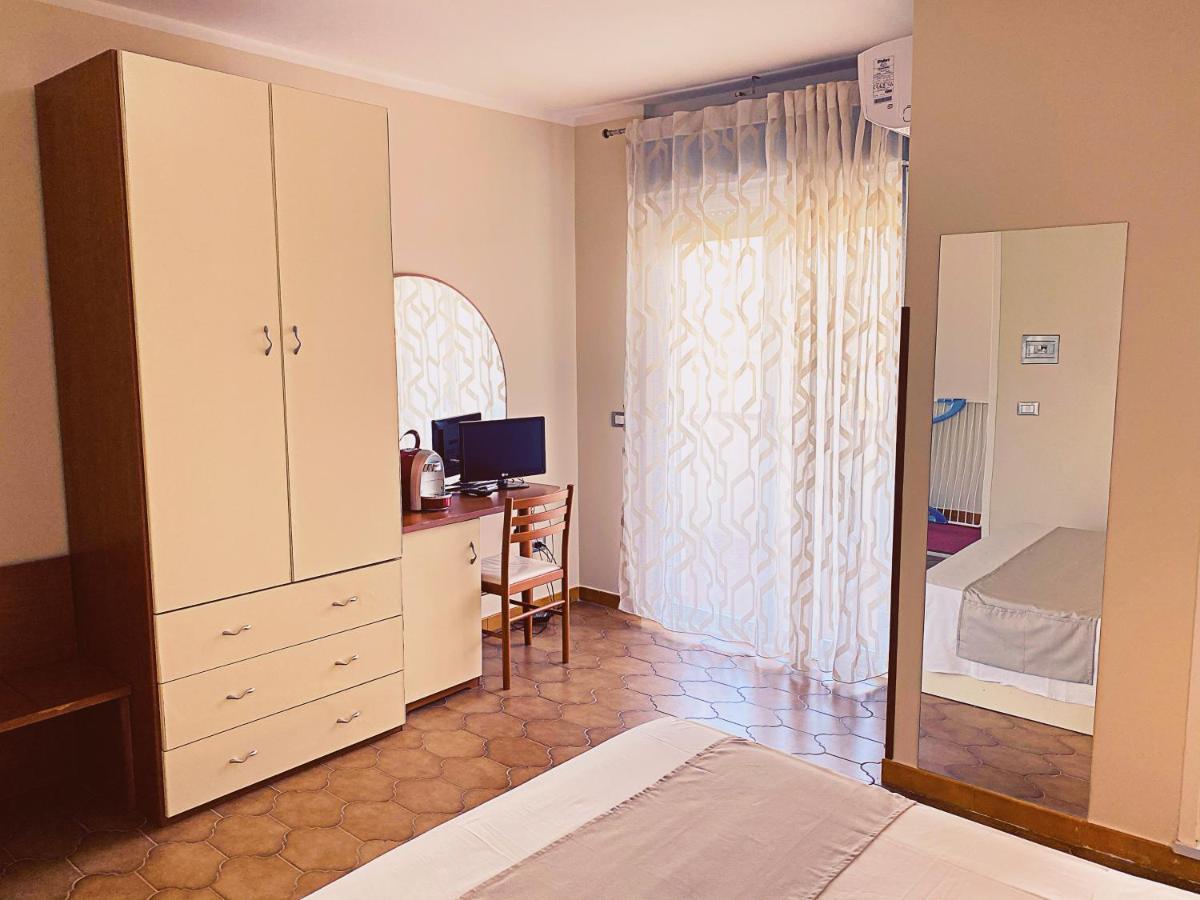 Residence Hotel Felix Рикади Екстериор снимка