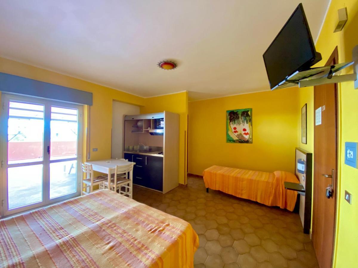 Residence Hotel Felix Рикади Екстериор снимка