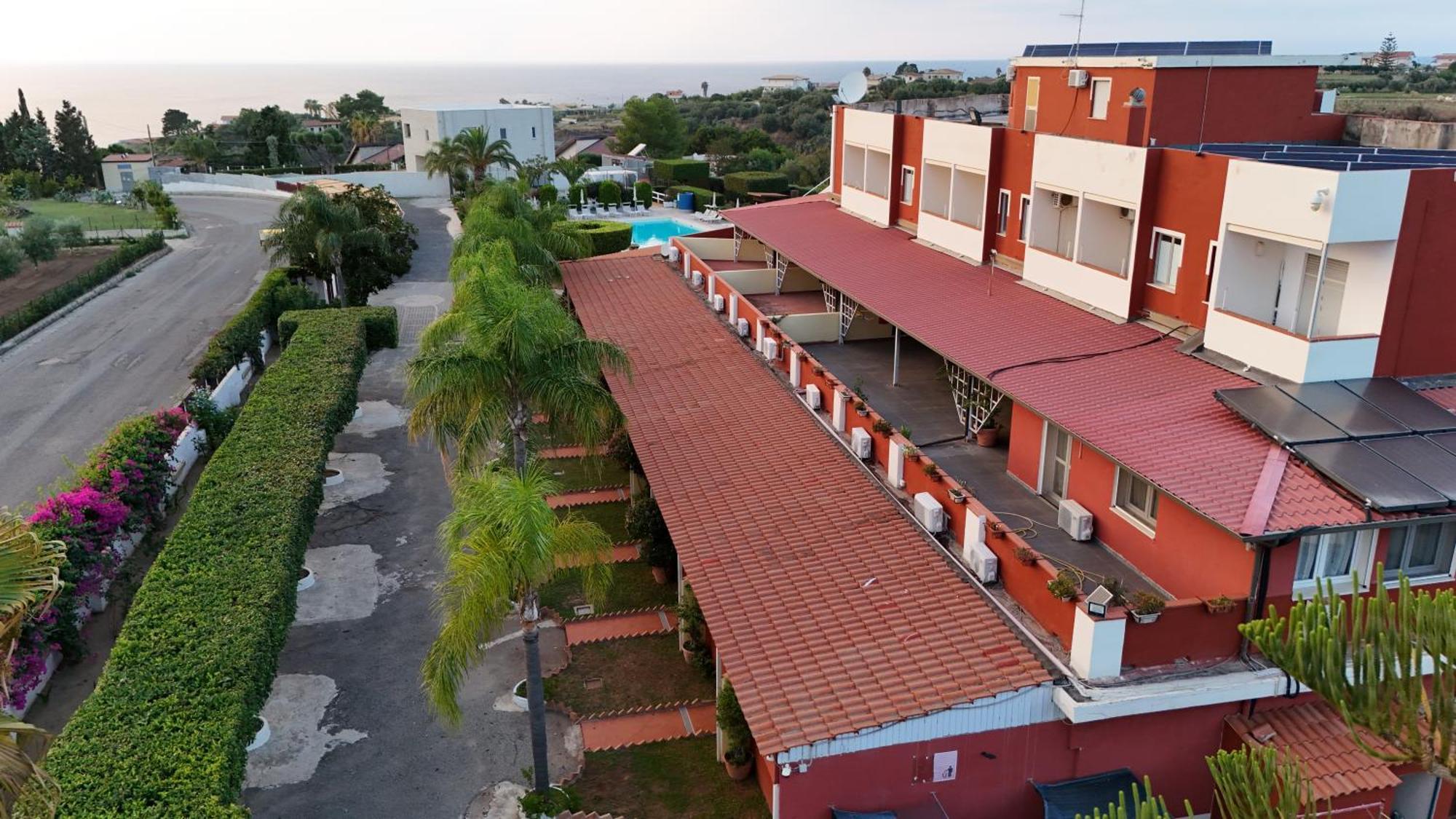 Residence Hotel Felix Рикади Екстериор снимка