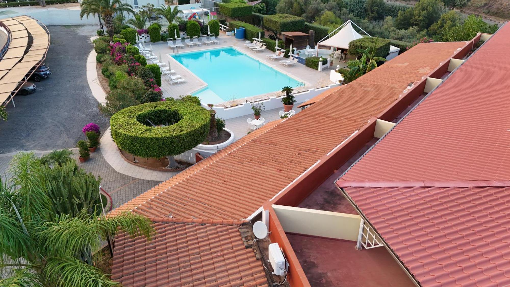 Residence Hotel Felix Рикади Екстериор снимка
