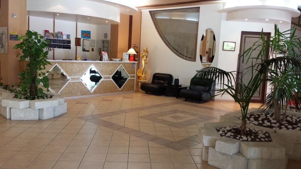 Residence Hotel Felix Рикади Екстериор снимка