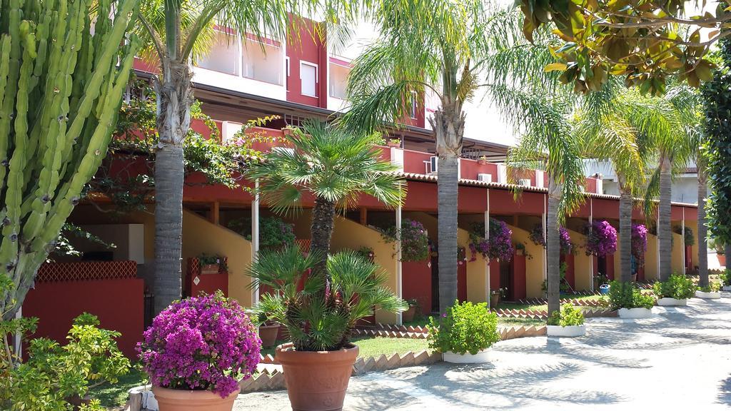 Residence Hotel Felix Рикади Екстериор снимка