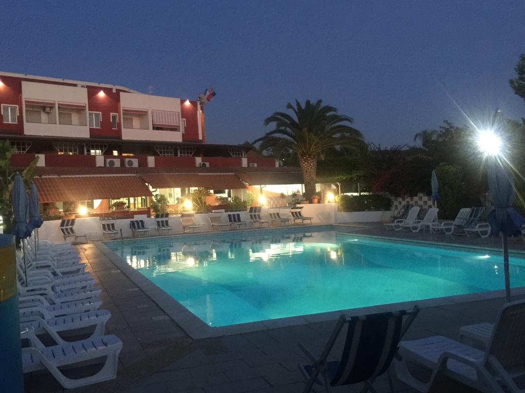 Residence Hotel Felix Рикади Екстериор снимка
