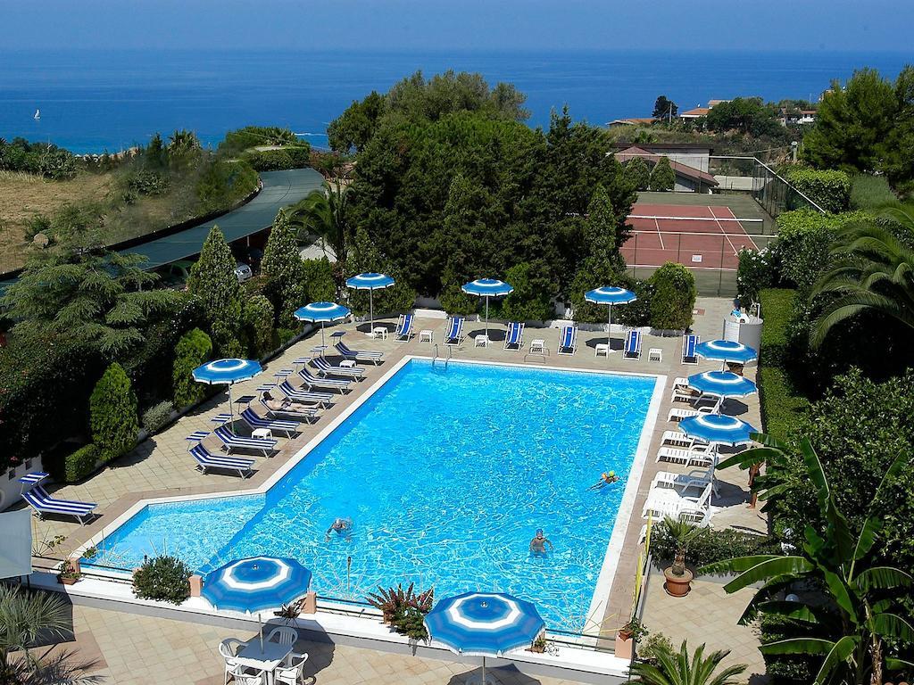 Residence Hotel Felix Рикади Екстериор снимка