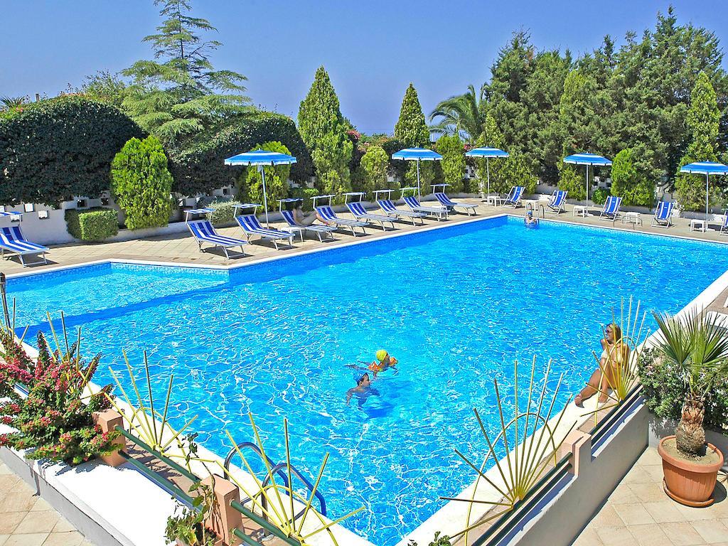 Residence Hotel Felix Рикади Екстериор снимка