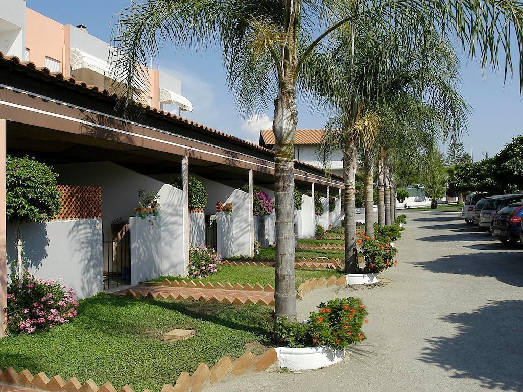 Residence Hotel Felix Рикади Екстериор снимка
