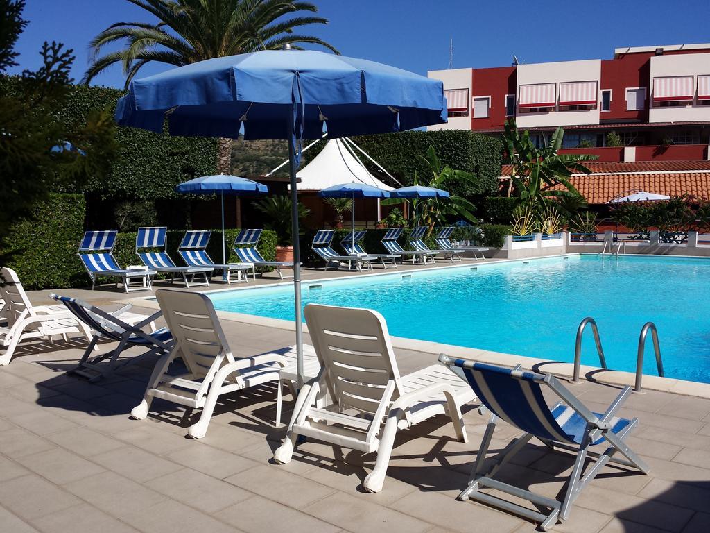 Residence Hotel Felix Рикади Екстериор снимка