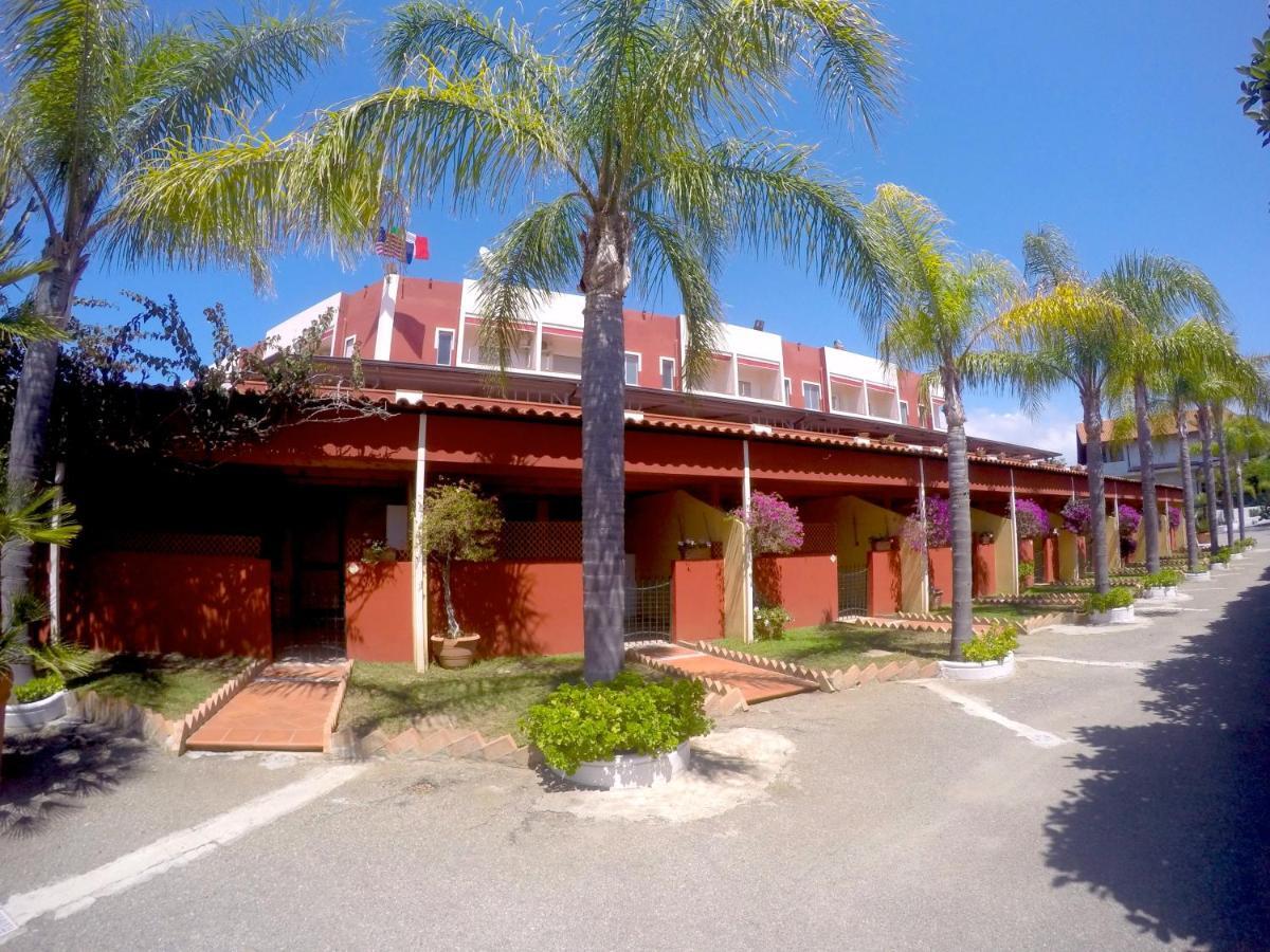 Residence Hotel Felix Рикади Екстериор снимка