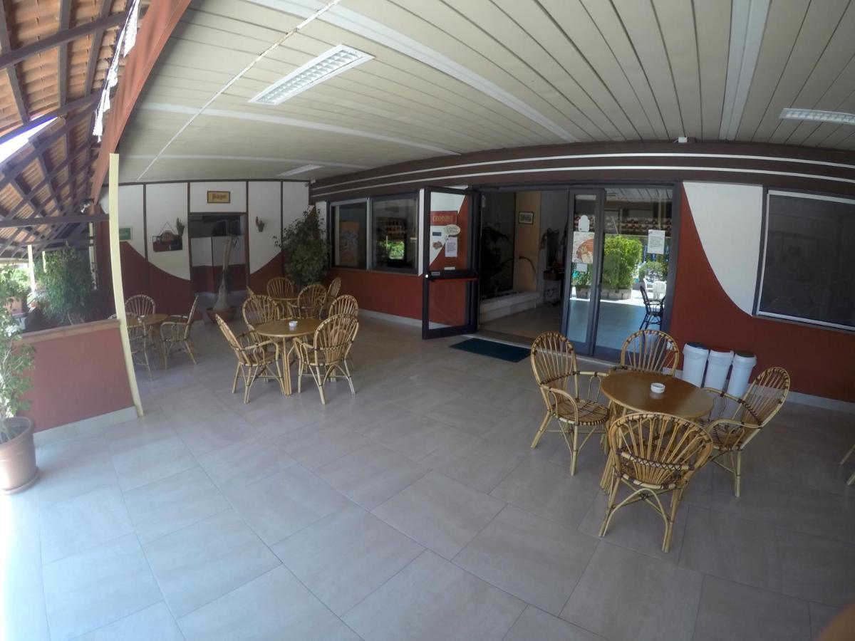 Residence Hotel Felix Рикади Екстериор снимка